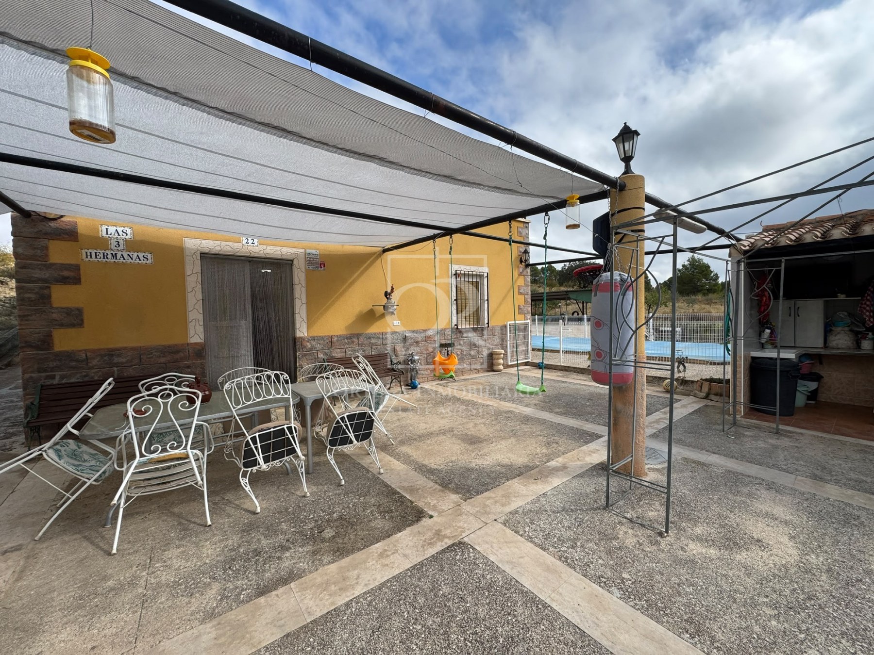Casa de campo con piscina y vistas a la montaña en Cehegín