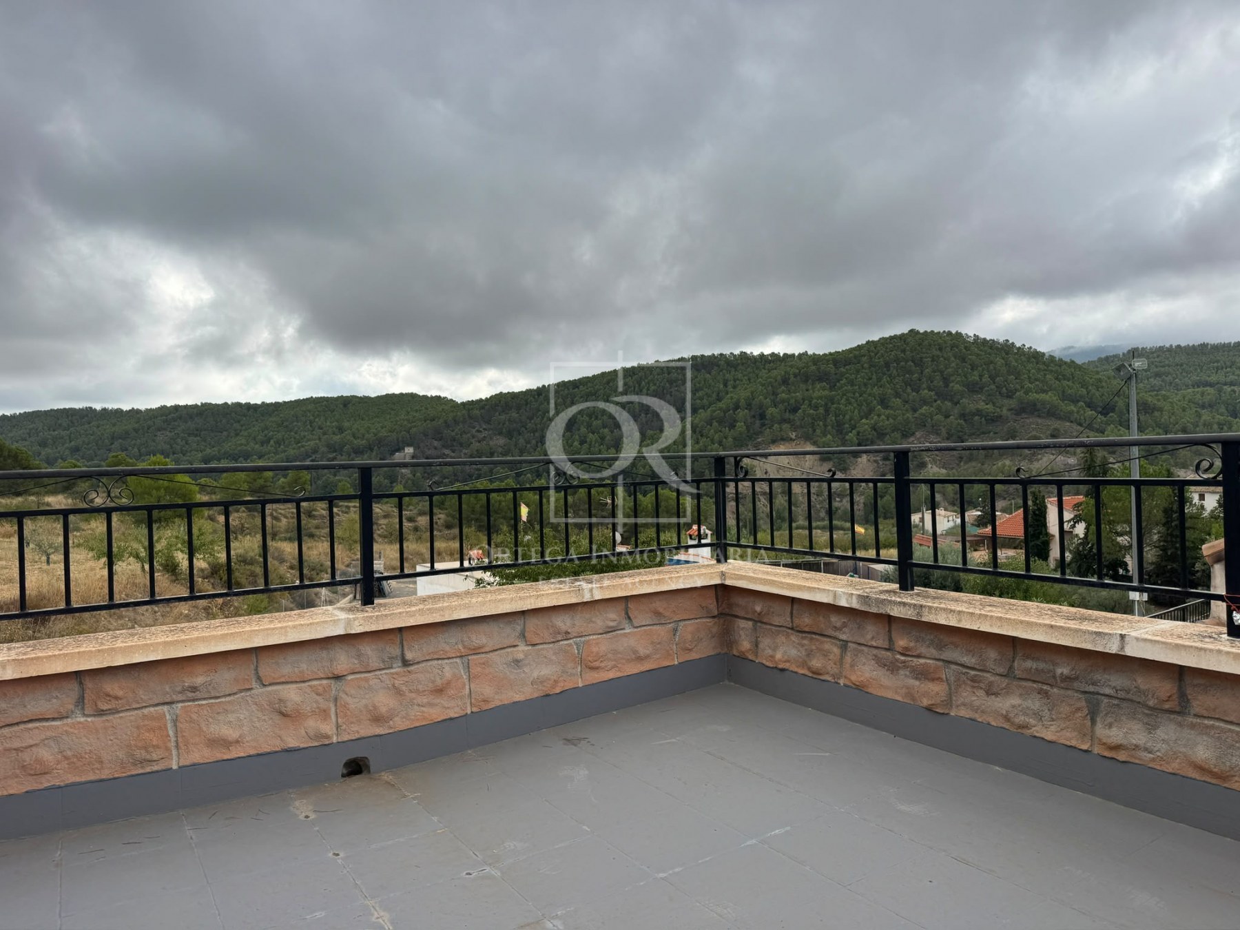 Casa de campo con piscina y vistas a la montaña en Cehegín